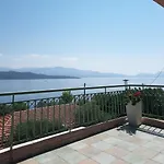 Rosebud Villa *