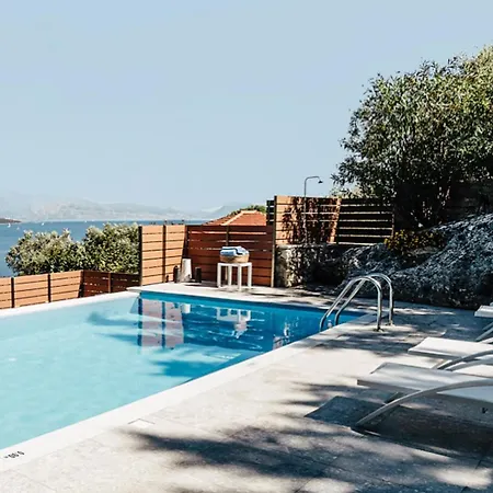 Rosebud Villa *