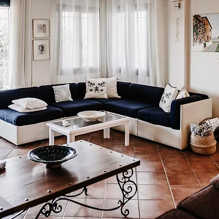 Villa Rosebud Nikiana