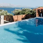 Villa Rosebud