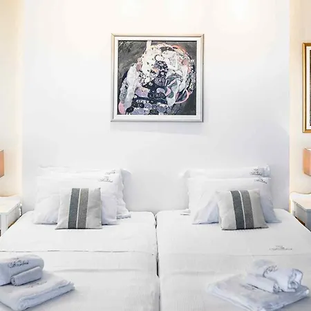 Rosebud Villa